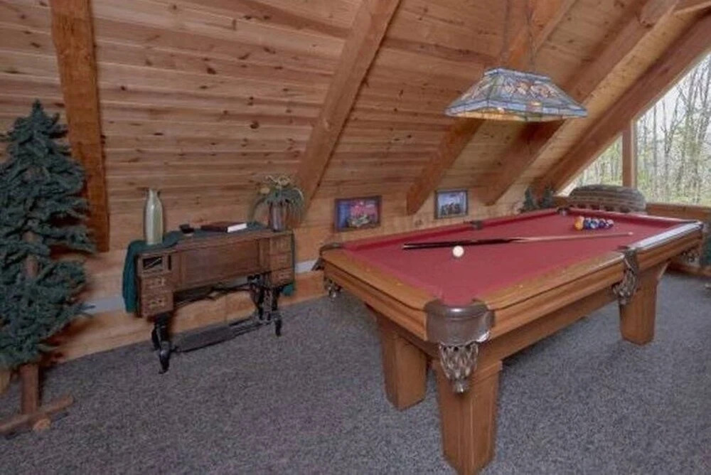 Black Bear Lodge 4 Bedroom Cabin
