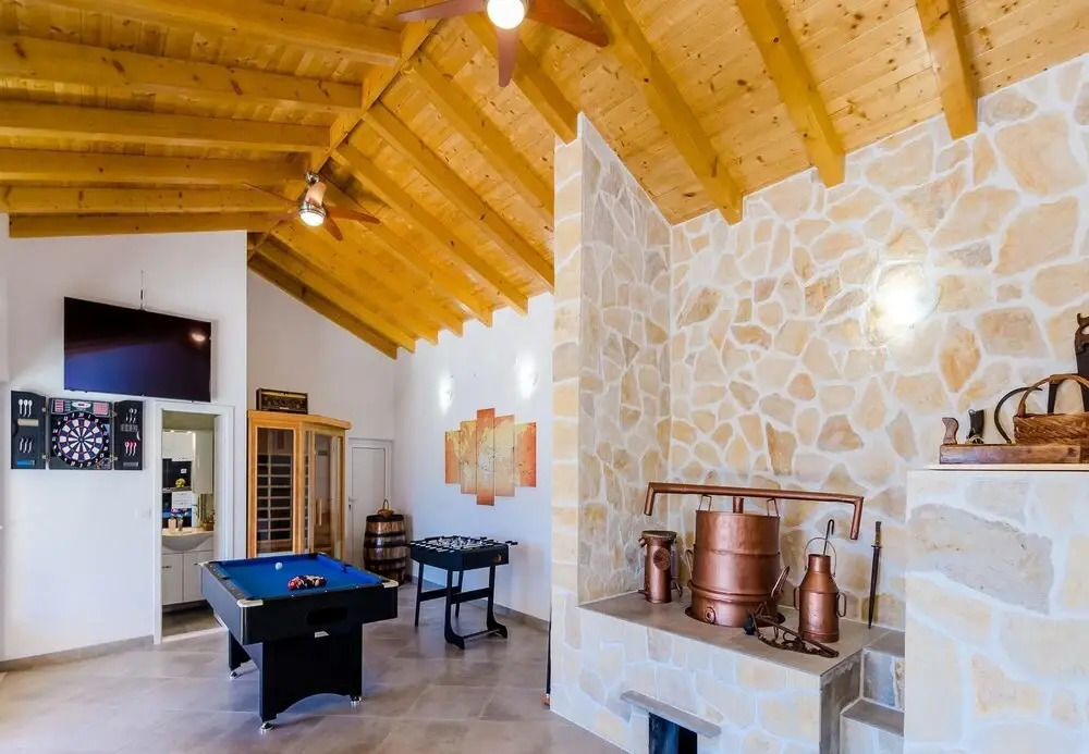 Villa Mateo - Three Bedroom Apartment With Terrace and Private Pool ID Direct Booker 769