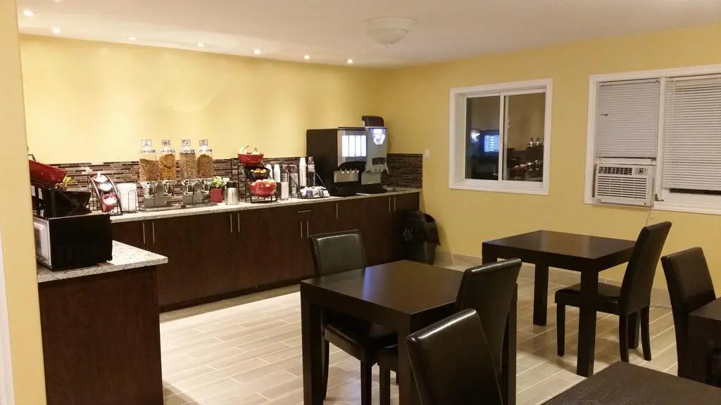 Parkway Motel & European Lodges