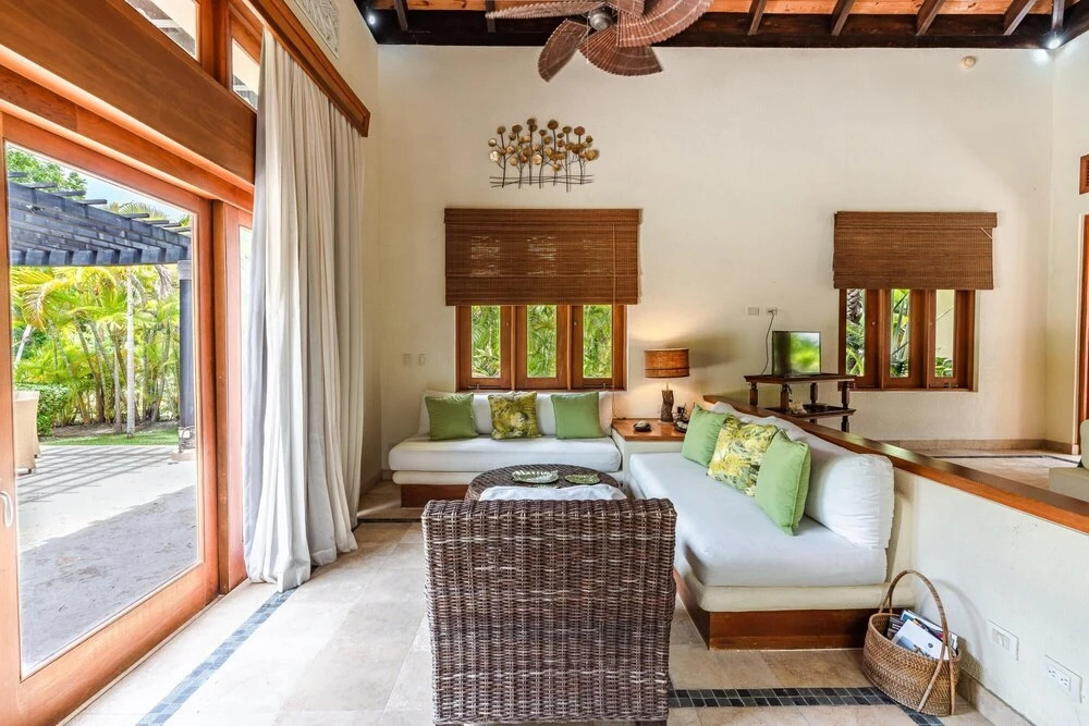 Rustic Private Bungalow at Green Village w Picuzzi Included