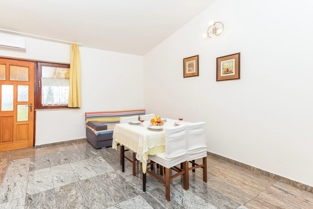 Orange Apartment Sea View
