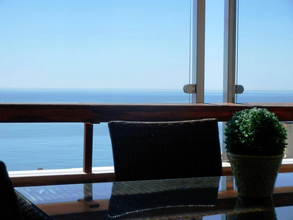 Waterfront Aloha Apartment
