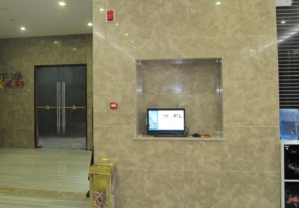Super 8 Hotel