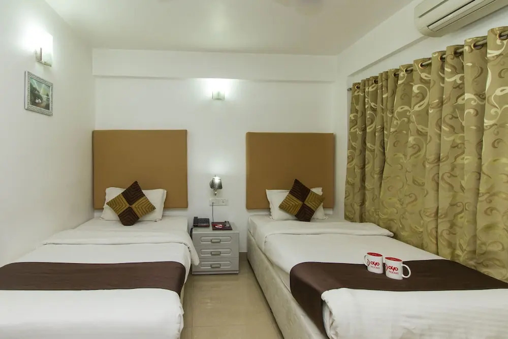 OYO 347 Hotel Fiesta Grand