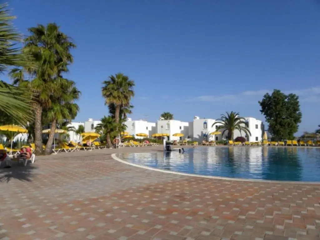 Cabanas Gold By Beach Rentals