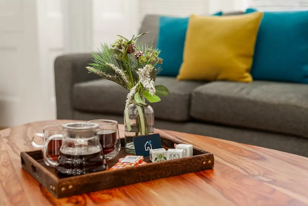 Spacious Canfield Gardens Studio