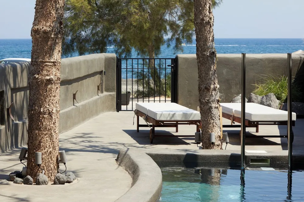 Oscar Beachfront Suites