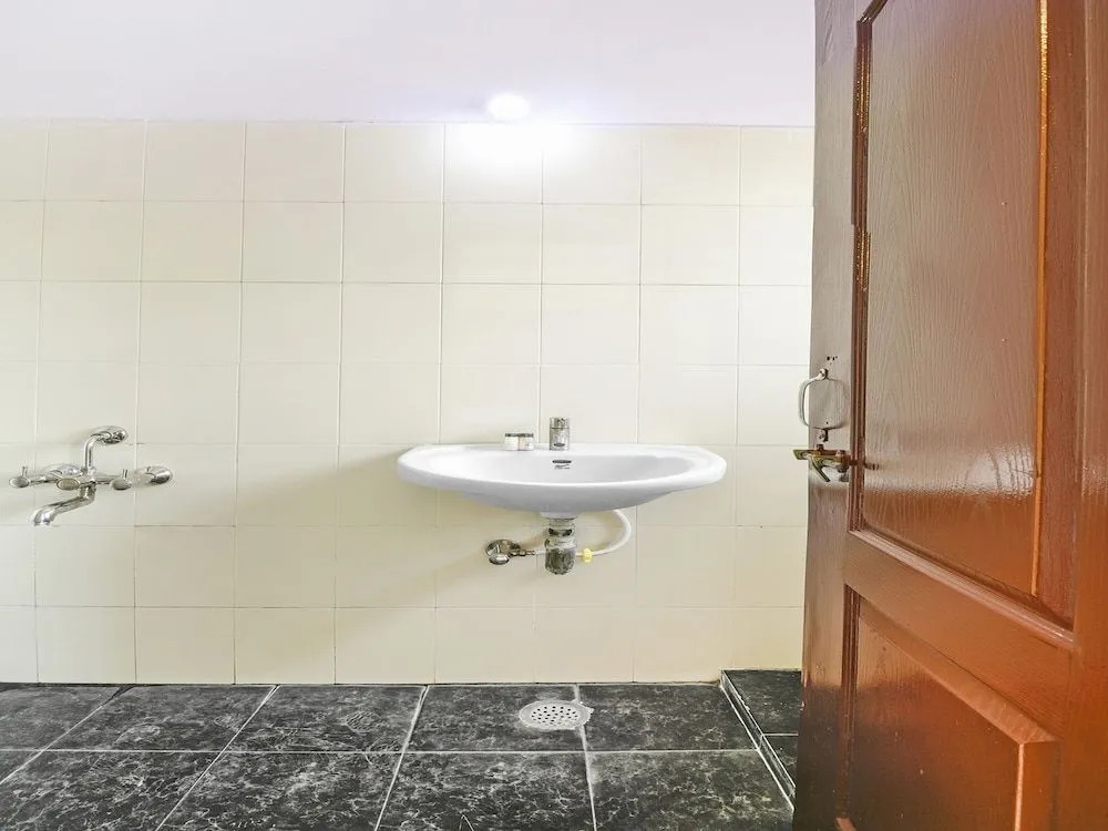 OYO 13926 Hotel Kala Laxmi
