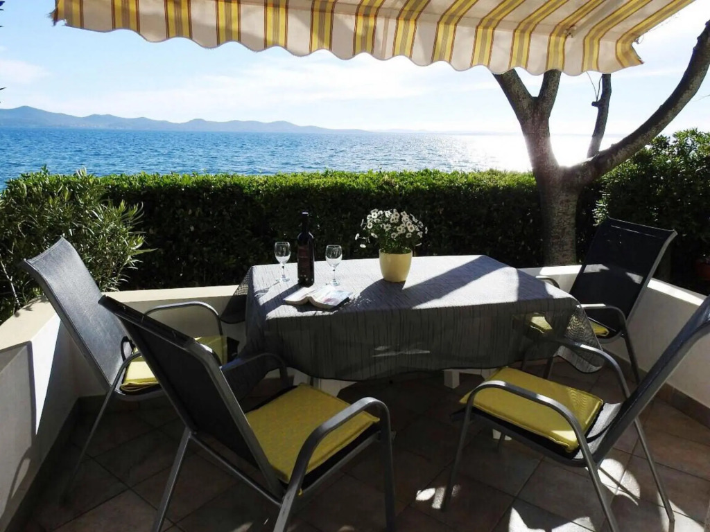 Villa Petar 2 - 10m From sea - H
