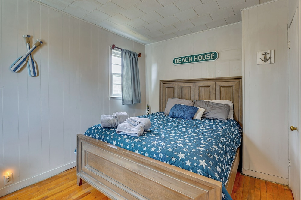 Ludington Vacation Rental - Walk to Lake Michigan!