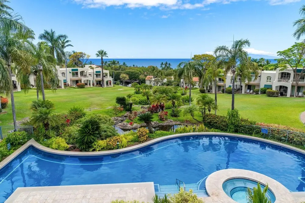 New! Palms 702 - Romantic Retreat - Split AC in Bedroom - Open-air Living Area