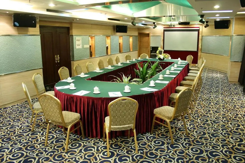 Lifu Hotel - Huang Pu Road Run Du