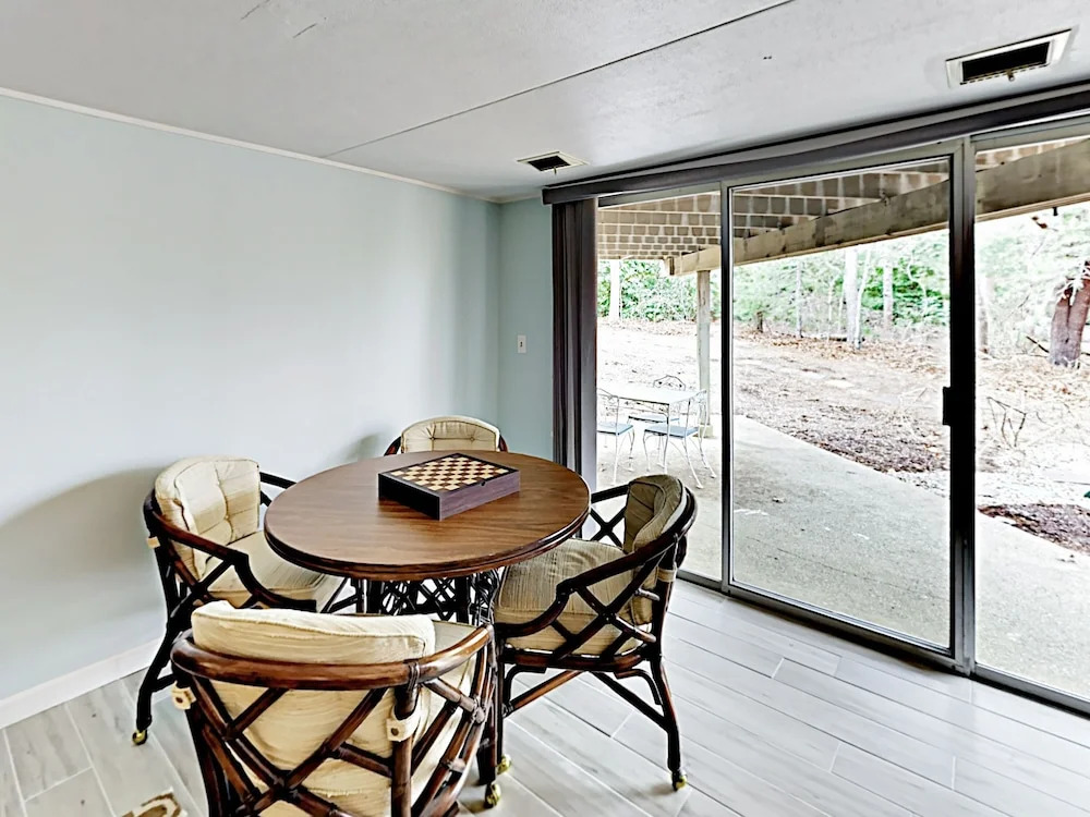 Cape Cod Retreat - 3 Br Home