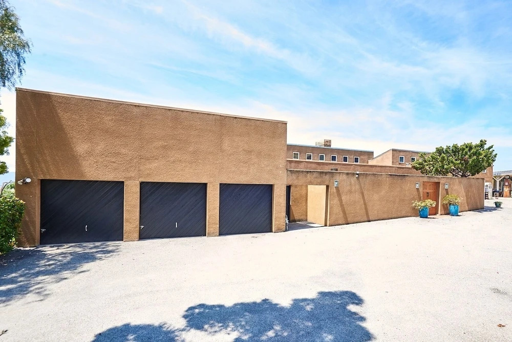 Scenic Bay View Sublime In East San Jose! 2 Bedroom Home