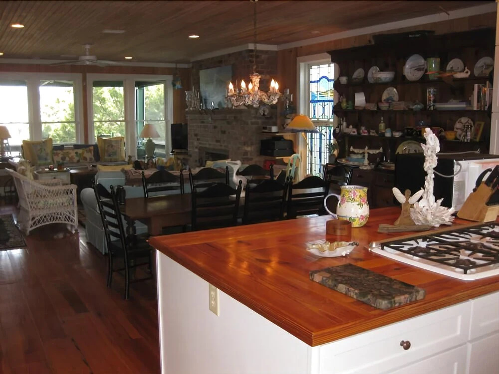 Resurrection 629 - 5 Br Home