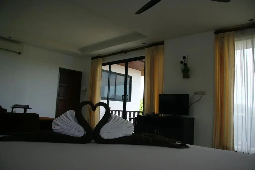 Baan Chayna Lounge Resort