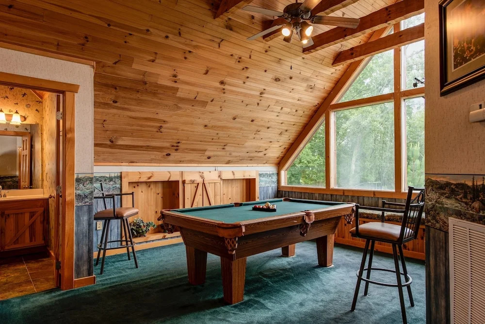 Douglas Lake Hilltop Hideaway