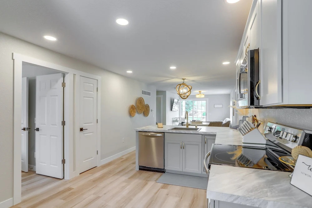 Port Clinton Vacation Rental w/ Boat Dock & Grill!