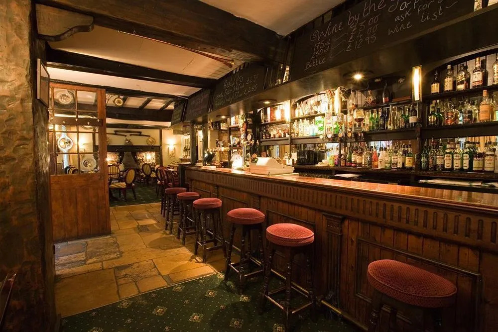 Crown & Cushion Hotel