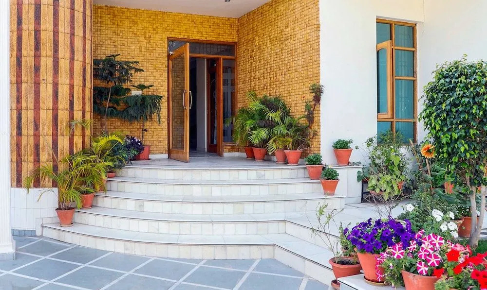 Treebo Star Guest House