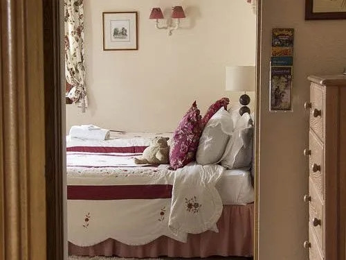 Crosshill House