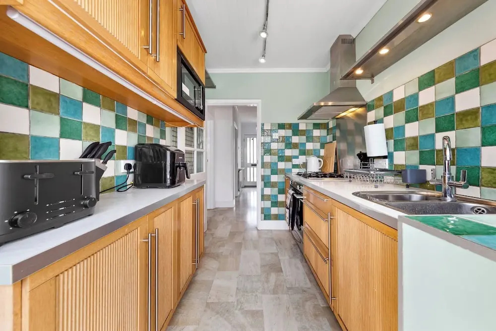 Spacious 3 bd Garden M25, Free Parking,bluewater