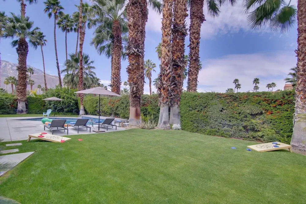 Covered Patio, Pool & Games: Home in Palm Springs