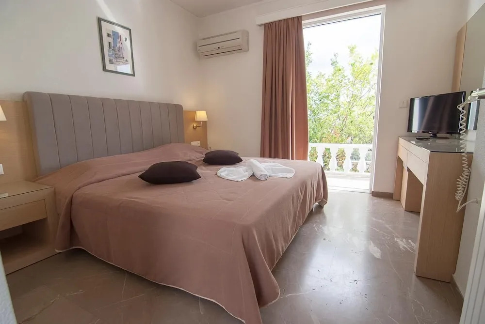 Phaistos Hotel