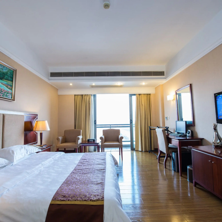 Yinfeng Hotel Guangzhou North Station Branch, Huacheng Road Subway Station Branch