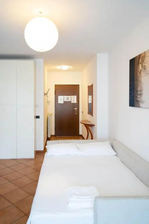 V12 Apartments - Tadini 14