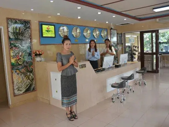 Thanathep Hotel(常青花园酒店(凯旋门大使馆中心店）)