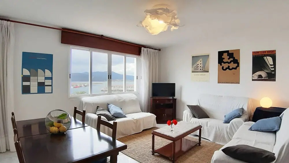 Apartment 3 Bedrooms With Sea Views 107771