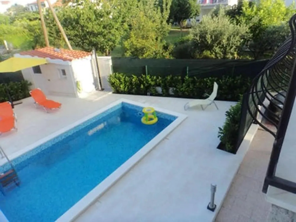 Apartment With one Bedroom in Kaštel Novi, With Shared Pool, Enclosed Garden and Wifi