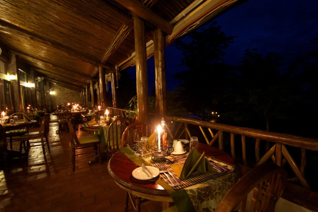 Paraa Safari Lodge
