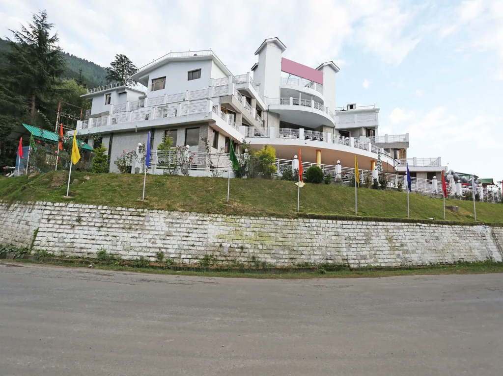 Oyo 9636 Hotel Yugrishi Anandam