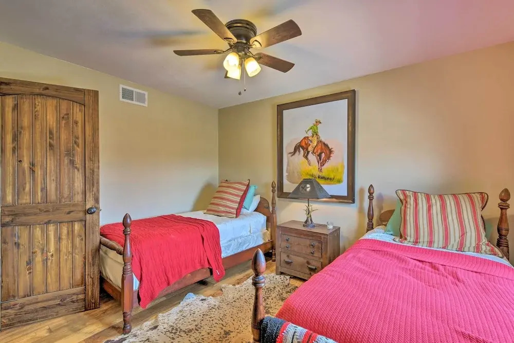 Fort Worth Apt < 5 Mi to Downtown!