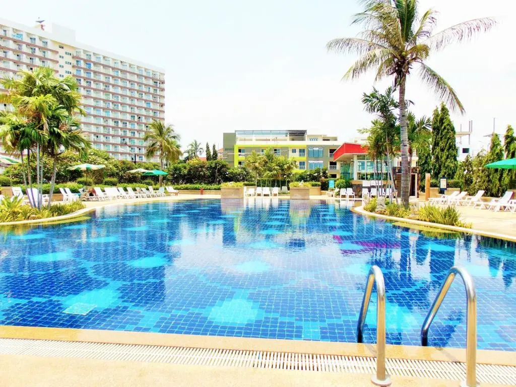 Sea View Beachfront Condos Pattaya Jomtien Beach