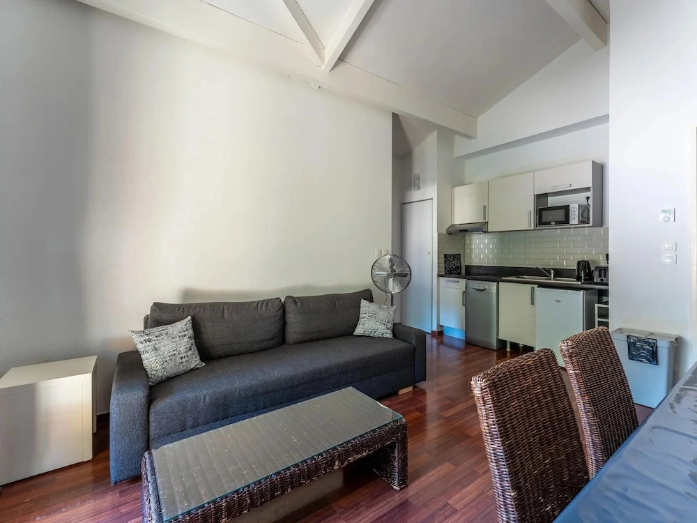 Chic Family Flat With Heated Pool