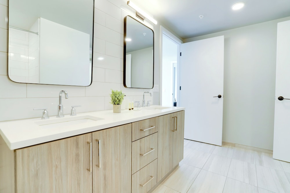 Gorgeous 1Br at Clarendon With Gym