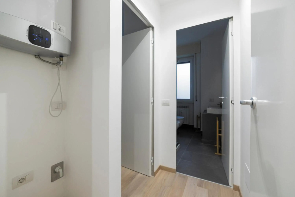 Milano Cosy APT with Balcony!