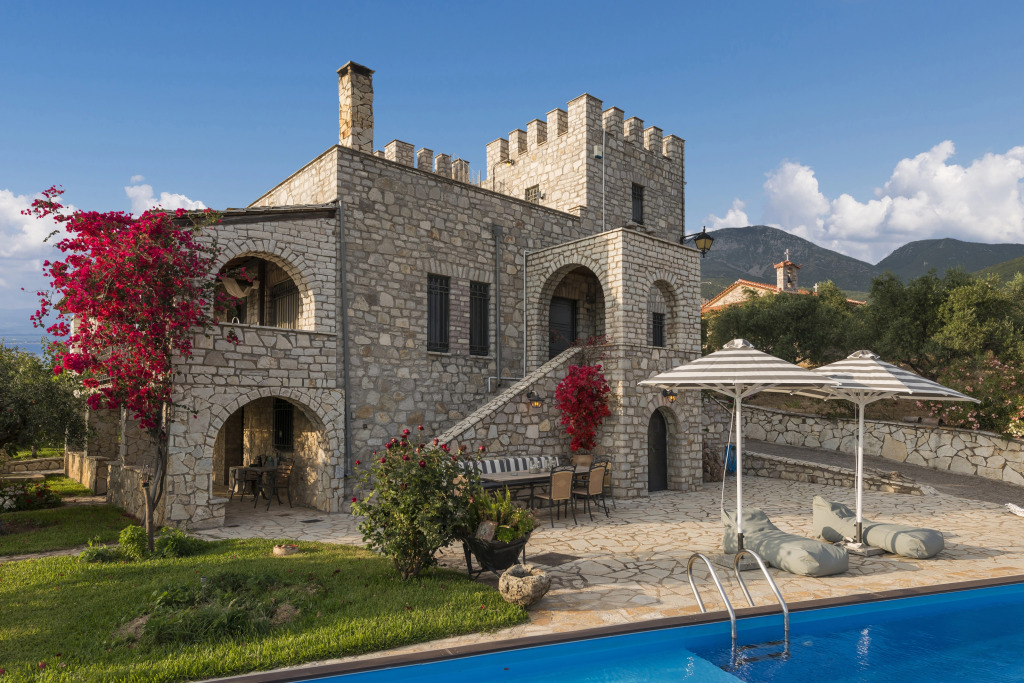 Entire Castle Amazing Sea View and Swimming Pool