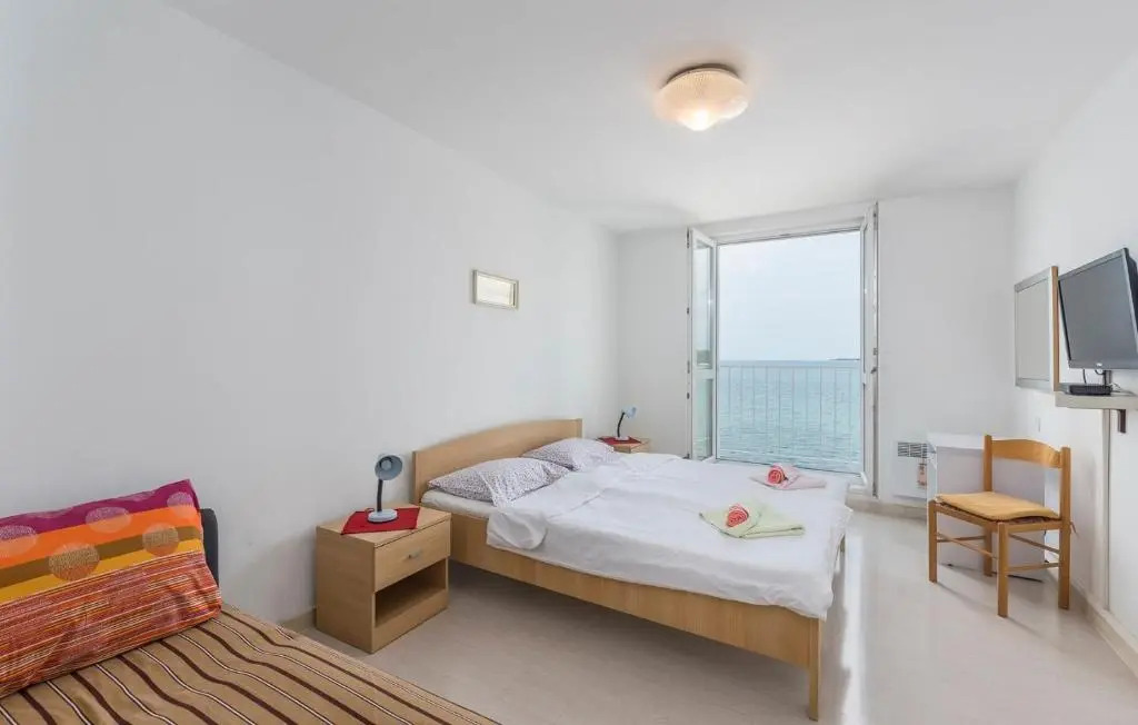 One bedroom apartment with direct sea view located in the old town of Porec