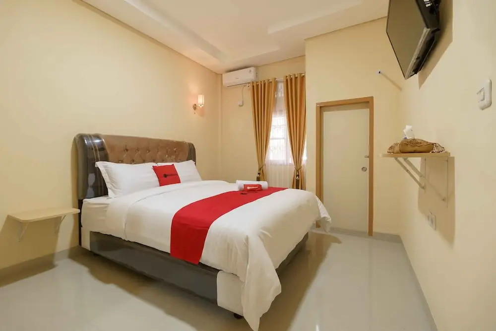 Reddoorz Syariah Near Plaza Andalas Padang