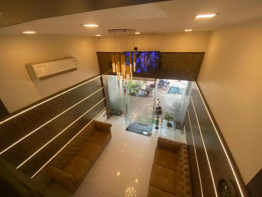FabHotel Golden Star