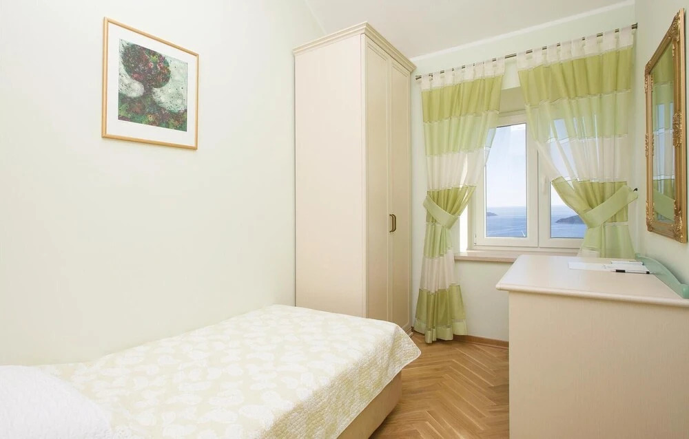 Awesome Home In Trsteno With Sauna