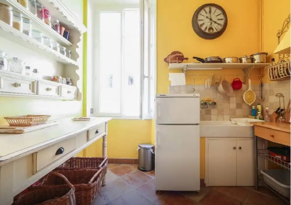 Provencal Style and Large 1 Bedroom