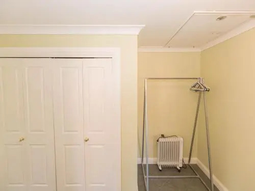 Cobb and Co 3 39 Cobbon Cres