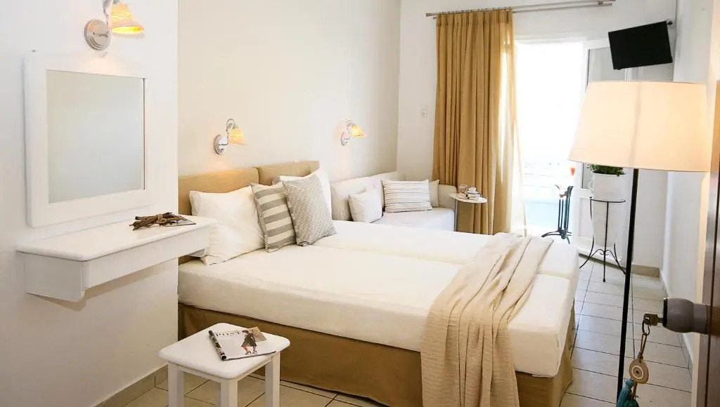 Paradissos Hotel