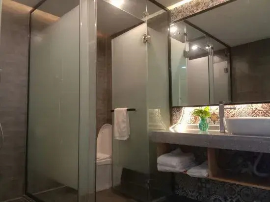 Danzhou Guanlan Shangpin International Hotel