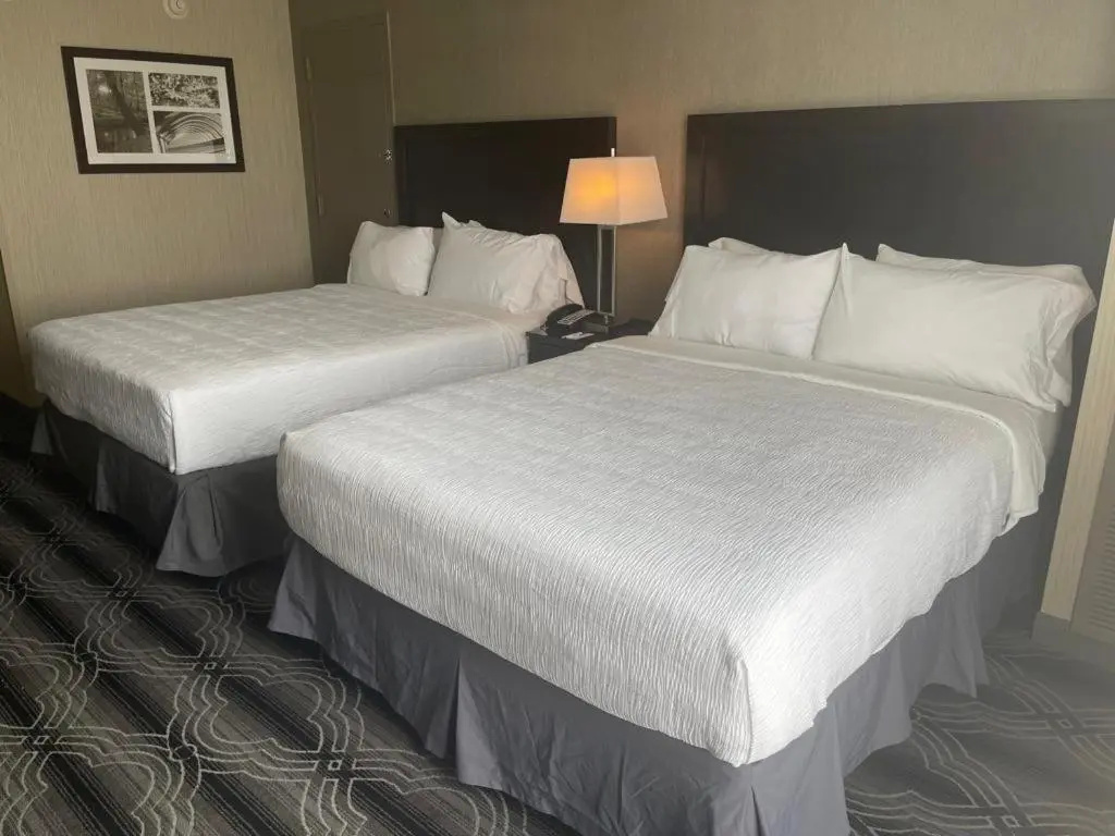 Grand Laurel Hotel